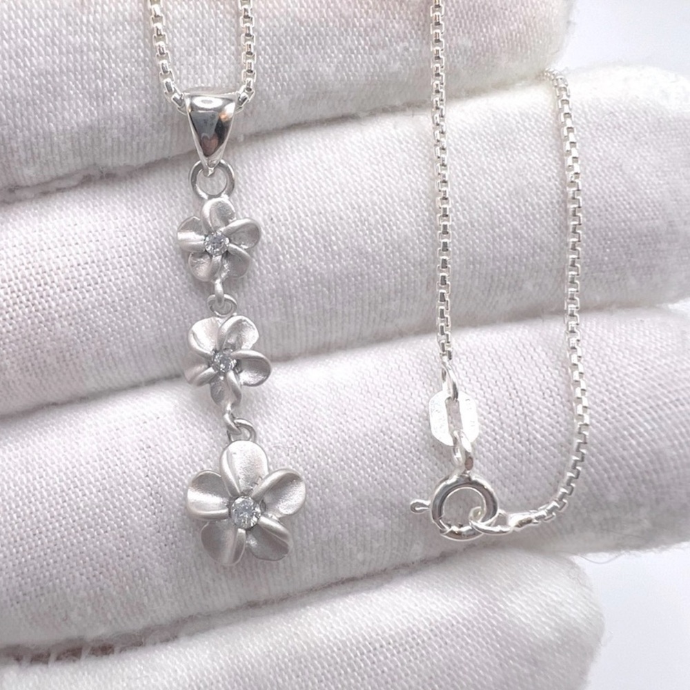 .925 Sterling Silver Plumerias Necklace with Cz Accents - Picture 2 of 13